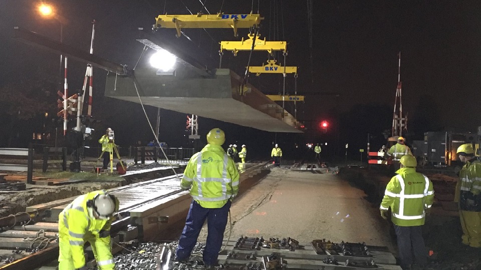 Concrete rail crossing, source: voestalpine Railpro