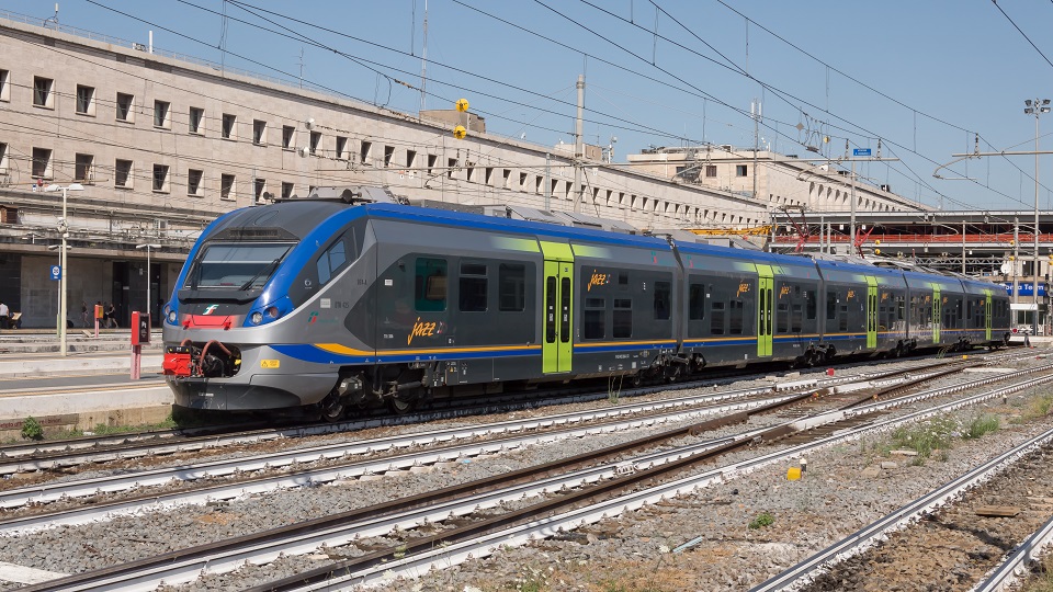 Trenitalia Jazz ETR425 train, source: Wikimedia Commons