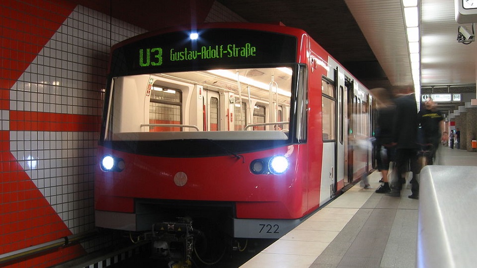 Driverless-train-in-Nuremberg-U-Bahn.jpg