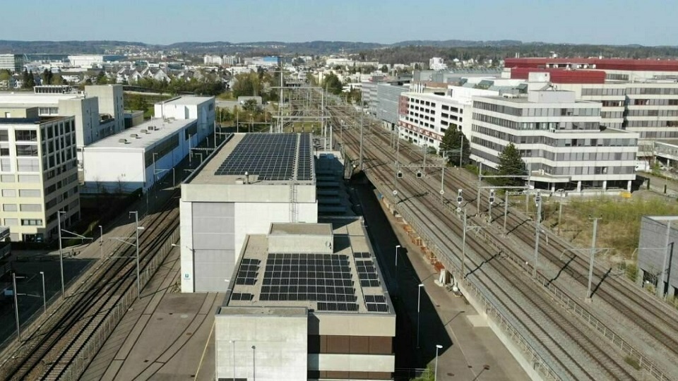 Solar panels at Zürich Seebach railway station, source: SBB