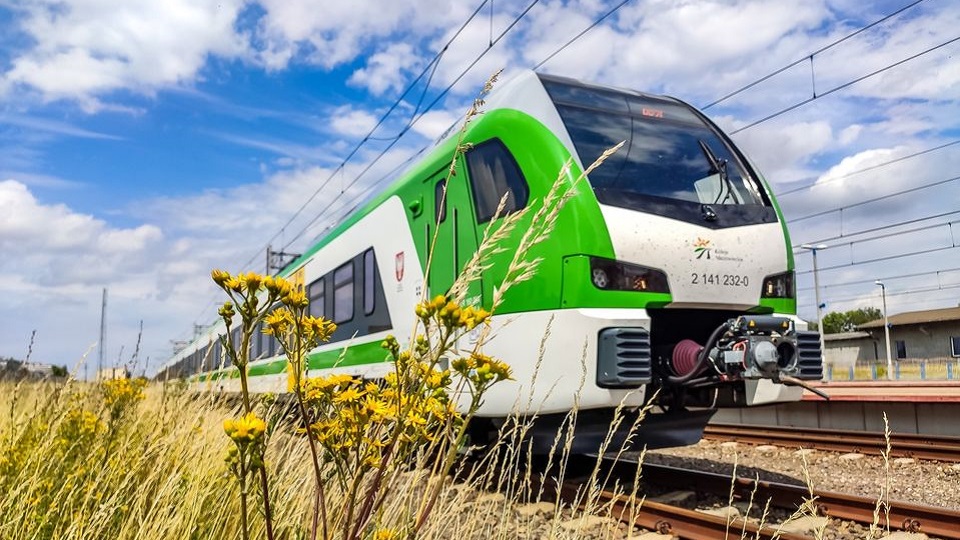 Stadler Flirt electric train of Koleje Mazowieckie, source: Artur Dura / Koleje Mazowieckie