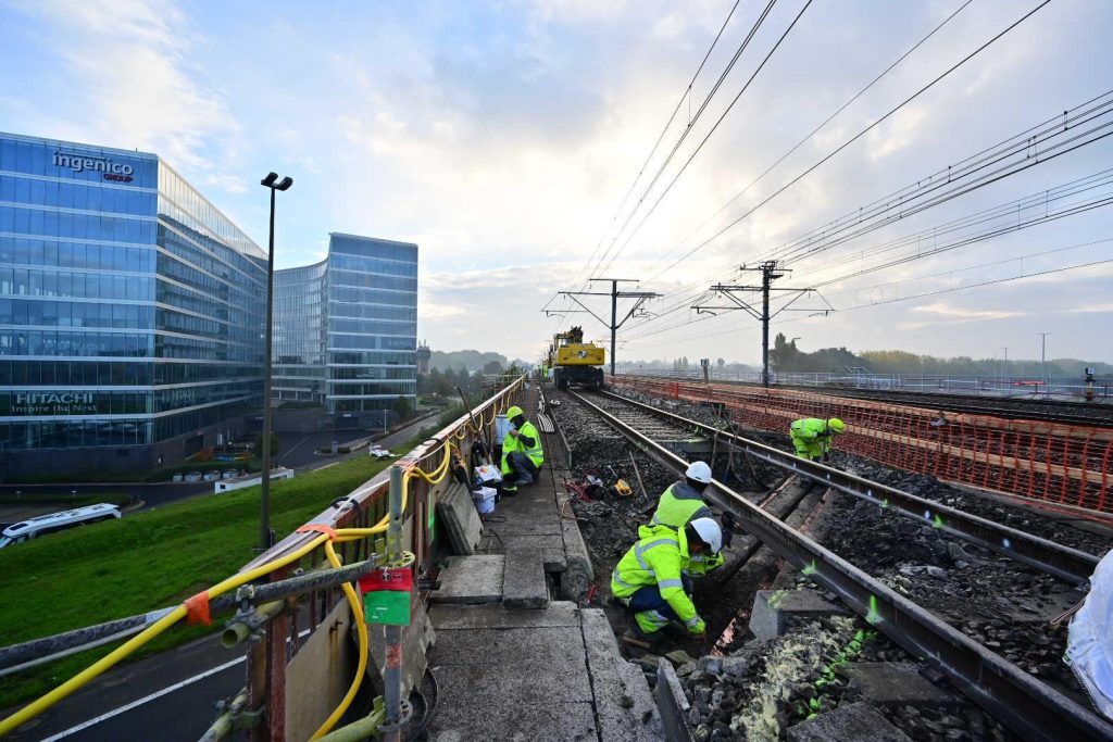 Renovations done on the rail bridge going over Brussel Ring by Infrabel