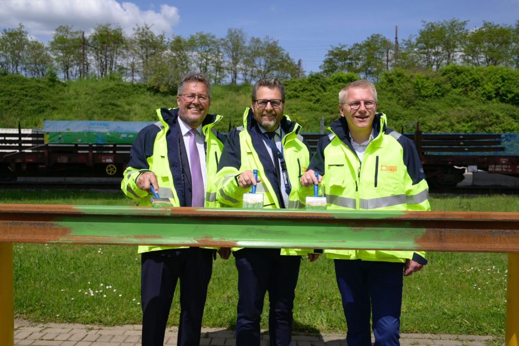 Dr. Karl-Ulrich Köhler, Chairman of the Management Board of Saarstahl, Benoit Gilson, CEO Infrabel, and Georges Gilkinet, Federal Minister for Mobility