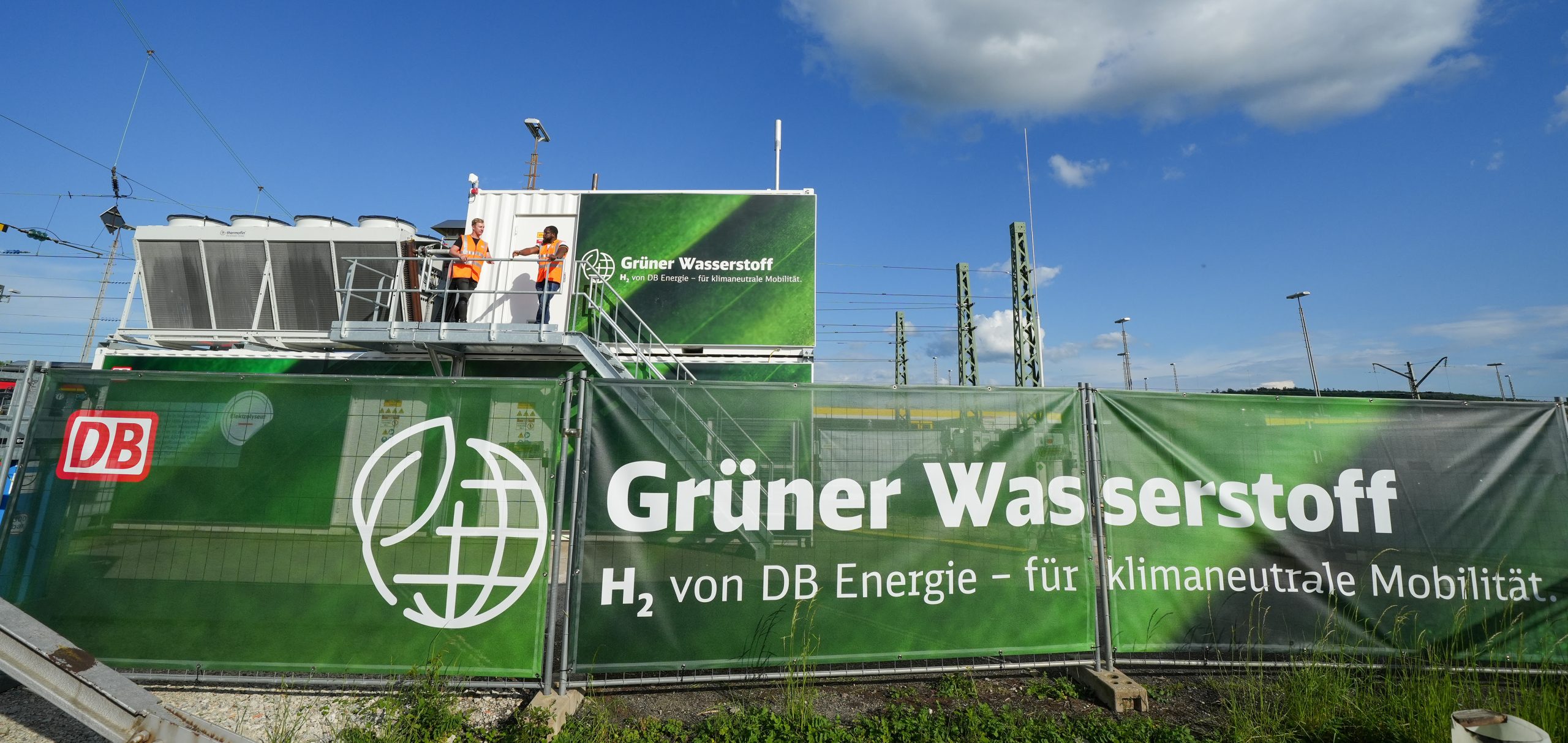 Deutsche Bahn and Lhyfe Collaborate to Power Climate-Neutral Trains with Green Hydrogen