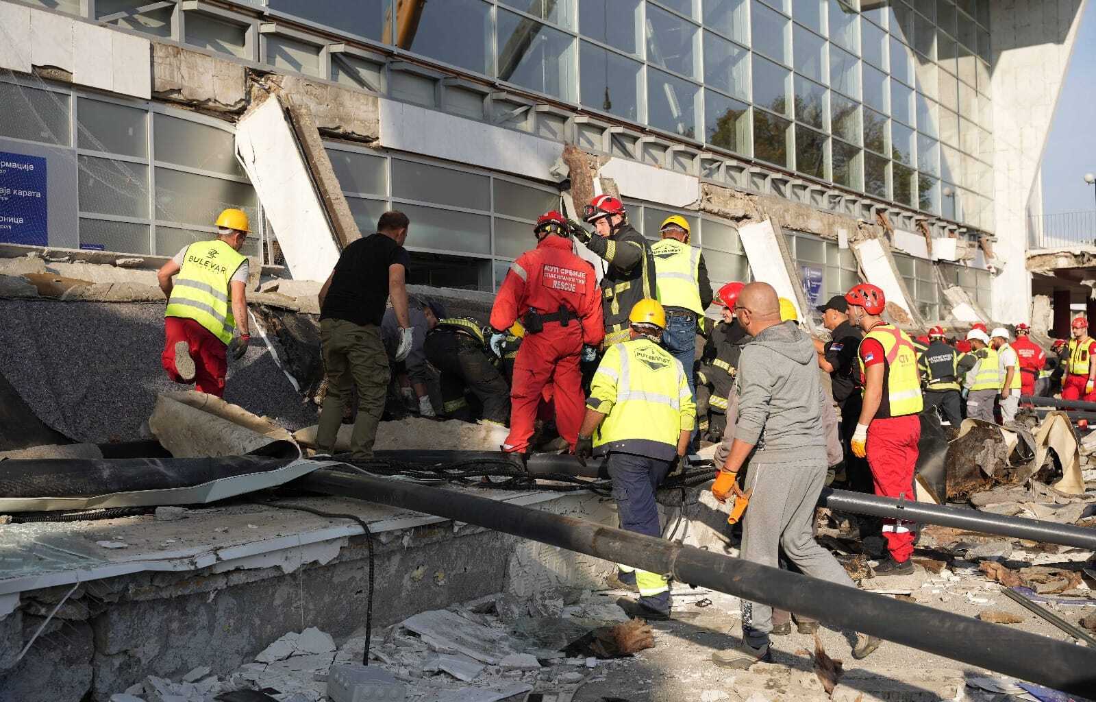 Collapse of concrete roofing of train station in Serbia kills 14 people.